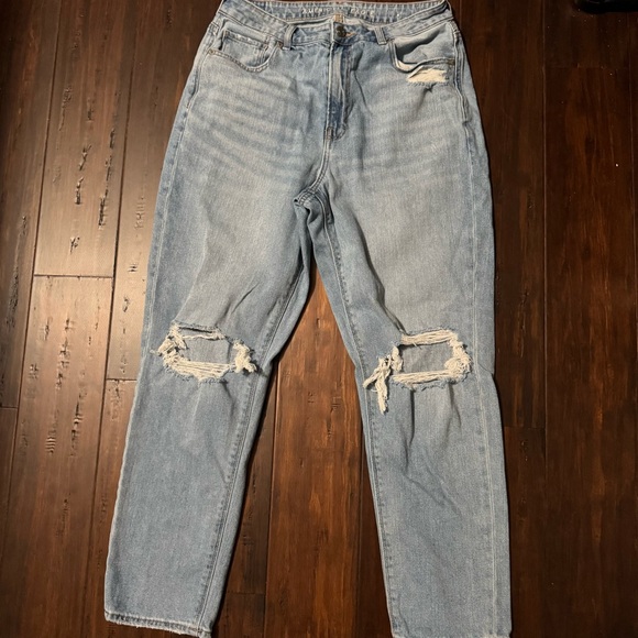 American Eagle Outfitters Light Wash Straight Leg Jeans - Picture 2 of 5